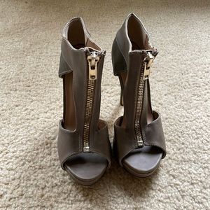 Michael Antonio Nude zip up pumps size 6.5